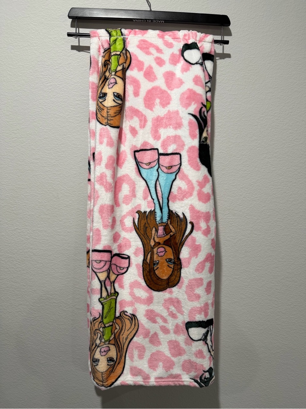 Bratz Plush Throw Blanket